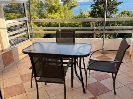 Neraida Central Apartment, rental pantai di Loutraki