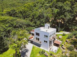 Casa de Campo - Hospedar com Propósito, country house in Florianópolis