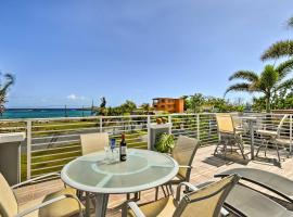 Oceanside Vega Baja Beach House Paradise with Views!, hotel v destinaci Vega Baja