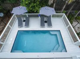 Stunning Stayin' Sandy-Private POOL & Walk to Beach!
