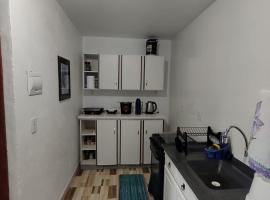 Pequeno apartamento em chacara próximo às praias com internet, self-catering accommodation in São Francisco do Sul