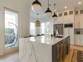 Doin' Grayt-LUXE beach cottage-Easy beach access, pool, bikes!