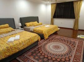 Cosy and family friendly house, hotel with parking in Sungai Petani