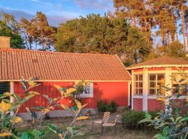 Gorgeous Home In Mrbylnga, With Kitchen, feriehus i Mörbylånga