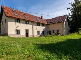 3 Bedroom Pet Friendly Home In Col