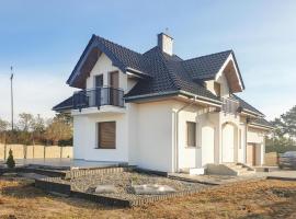 Nice Home In Dobra Krapkowice With House A Panoramic View – dom wakacyjny w Mosznej