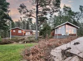 Cozy Home In Lidköping With Wifi
