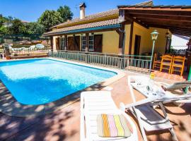 Catalunya Casas Costa Brava villa with private pool & spacious garden: Santa Coloma de Farners'te bir otel