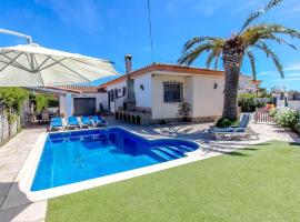 Catalunya Casas Beach Vibes Villa less than 1km to town and sea!，霍斯皮塔勒·德爾英福的飯店