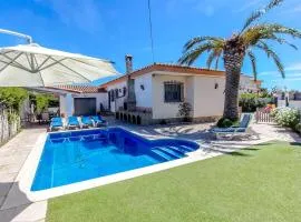 Catalunya Casas Beach Vibes Villa less than 1km to town and sea!