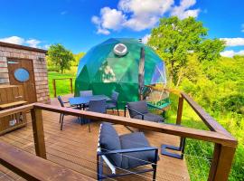 Finest Retreats - Scotney Luxury Dome, hotel med parkering i Hoath
