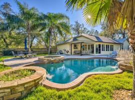 Pet-Friendly Central Florida Home with Pool!, hotell med jacuzzi i Lake Mary