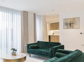 Luxury Spacious Flat with Communal Gardens and Parking, hotel a Shadwell metróállomás környékén Londonban