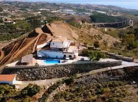 Villa El Palomar Azul with pool and sea view