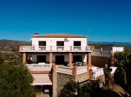 Villa El Palomar Azul with pool and sea view