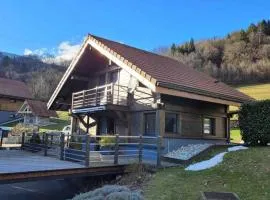 CHALET DUPLEX CHARMANT ENTRE LAC ET MONTAGNES