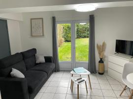 Le First Auversois charmant studio avec jardinet, hôtel à Auvers-sur-Oise