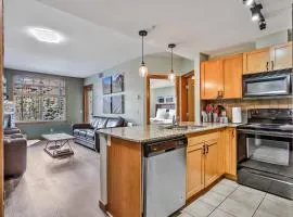 Fenwick Vacation Rentals Inviting Rocky Mountain HOT TUB in Top Rated Condo