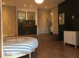 Chambre paisible avec vue sur la montagne