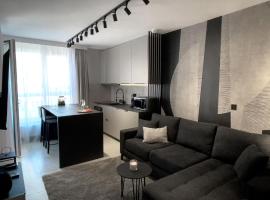 URBAN APARTMENTS PREMIUM, Opolska 10 No 89, Free Garage, self Check-in, luxusní hotel v Katovicích