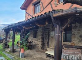 Casas Rurales El Cerro y El Cerezo, holiday home in Navaconcejo