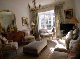 La Tour-Blanche에 위치한 주차 가능한 호텔 'Mulberry House' - A Darling Abode Nr Brantome