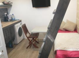 Cozy room, hotell i Birżebbuġa