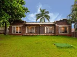 Stay Leisurely Country House, 4BHK Pool Karjat
