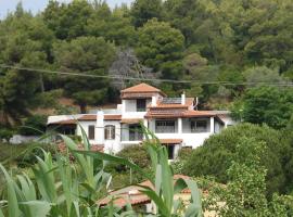 Pine home, villa a Città di Skiathos
