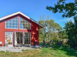 Beautiful Home In Ronneby With Sauna, luxusní hotel v destinaci Ronneby
