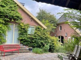 Heerlijke boerderij bij Veluwezoom in het Oude Dieren, hotel dicht bij: Station Dieren, Dieren