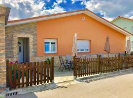 Apartamentos Las Llábanas, hotel in Oviñana