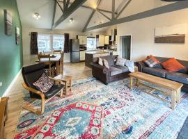 Driftwood Cottage, hotel with parking in Newton by the Sea