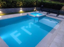 Lujosa Mansión Privada estilo mediterráneo, βίλα σε Melgar