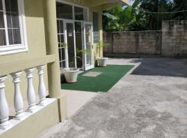 Comfy Guest Rooms, hótel í Port Antonio