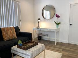 Silverlake and Echo Park with Free Parking - 6min to Downtown and Hollywood -, villa in Los Angeles