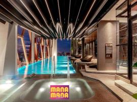 Mana-Mana Suites at Scarletz Suites KLCC, hotel near Petronas Twin Towers, Kuala Lumpur