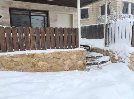 Four seasons, Hotel in Madschdal Schams