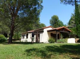 Maisons situées dans le vaste domaine de l'espinet, kisállatbarát szállás Quillanban