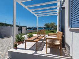 Luxury Seaview Apartment - Sole, hôtel à Slano