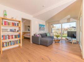 Helle Wohnung mit Bergblick & eigener Terrasse, alquiler vacacional en Bad Tölz