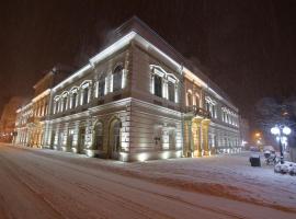 Buchenland Hotel, hotel em Câmpulung Moldovenesc