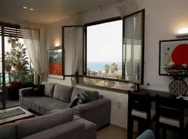 Sea View Apartment Prime Location On The Beach
