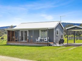 Wakefields - an enchanting mountain view cottage, hotel i Mole Creek