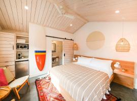 Funboard Room includes King Bed and Mini Kitchenette, căn hộ ở Stinson Beach