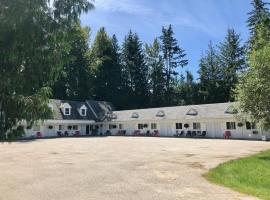 Pines Motel, hotel 3 bintang di Sicamous