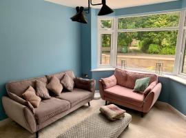 Modern 3 Bedroom Home in Coy Pond, Poole, hotel near Arts University Bournemouth, Parkstone