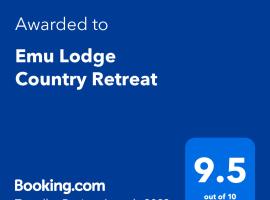 Emu Lodge Country Retreat，Lal Lal的有停車位的飯店