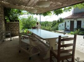 Casa delle More - Blackberry House, hotel with parking in Cividale del Friuli