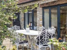 Beautiful One-bed Countryside Retreat In Bath